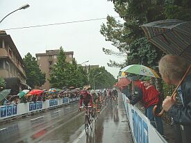 Giro233_Canegliano1_stage15.jpg (90157 bytes)