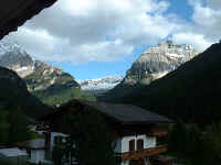 canazei_viewGiro264.jpg (26584 bytes)